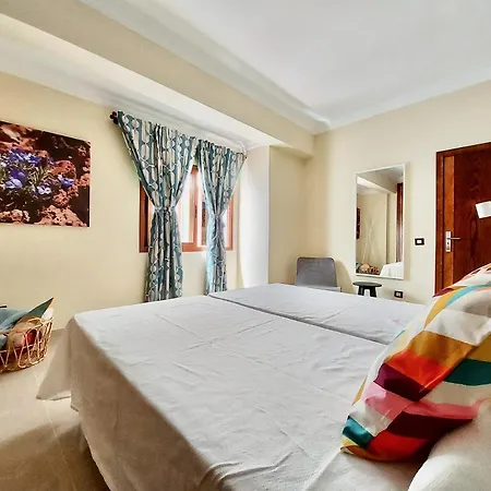 Aromas Attic Apartment *