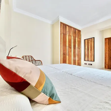 Aromas Attic Apartment